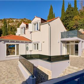 4 Bedroom Villa with pool and terrace near Dubrovnik, Sleeps 8